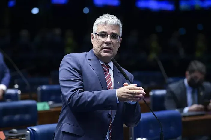 senador eduardo girao pros ce jpg webp - Senator Eduardo Girão makes serious allegations against Lula and his ministries